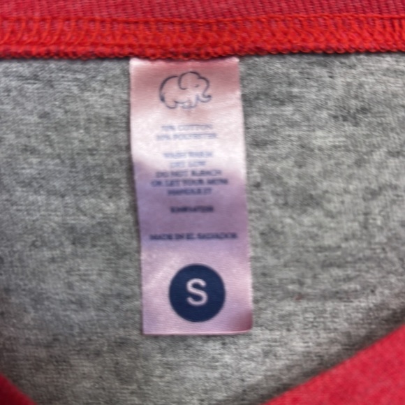 Simply Faithful Christmas tee- sizes M and S - Picture 3 of 3